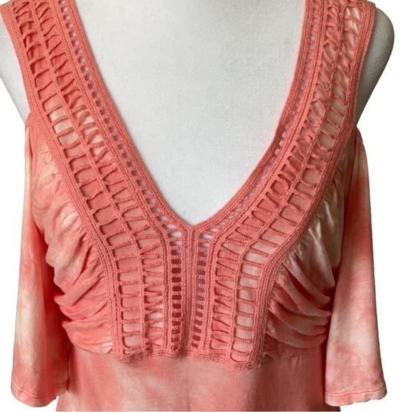 Venus Cold Shoulder Hilo Blouse - Picture 3 of 14